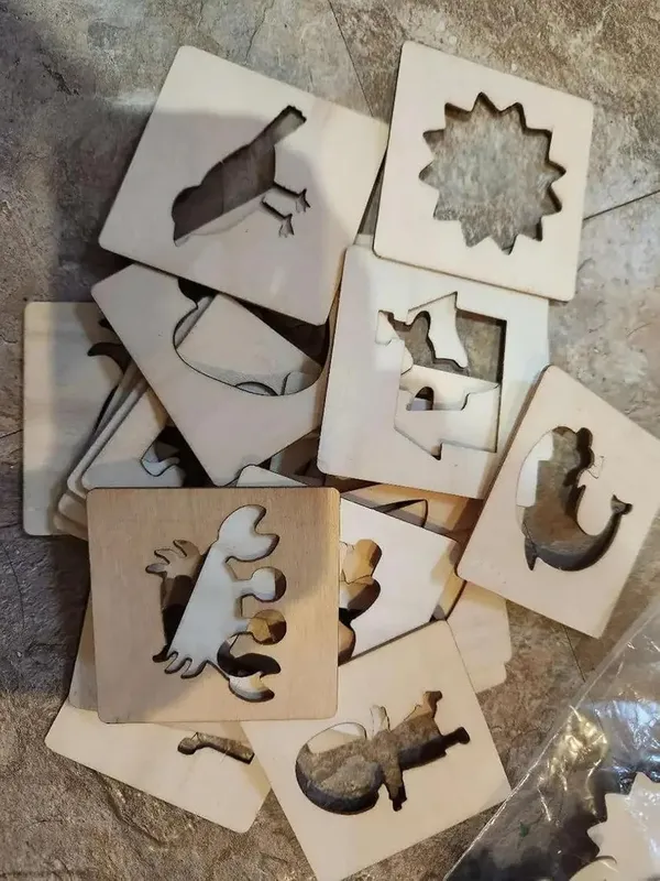 Beige_Wooden_Montessori_Drawing_Stencils_Kids
