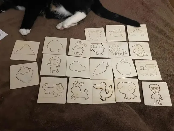 Beige_Wooden_Montessori_Drawing_Stencils_Kids