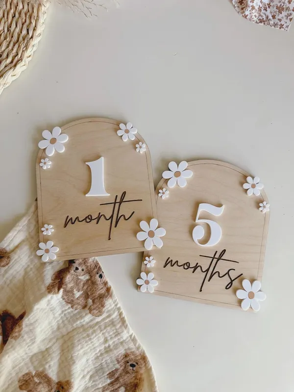 Beige_Disc_Month_Months_Wooden_Baby_Milestone_Baby