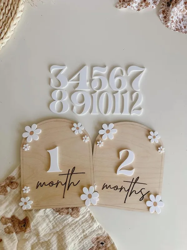 Beige_Disc_Month_Months_Wooden_Baby_Milestone_Baby