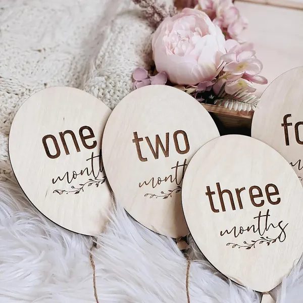 Beige_Wooden_Baby_Milestone_Cards_Baby