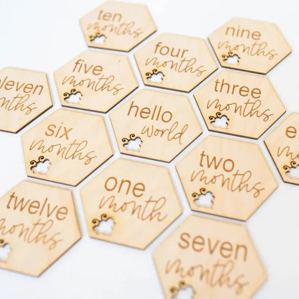 Beige_Wooden_Bee_Themed_Baby_Monthly_Milestone_Cards_Baby