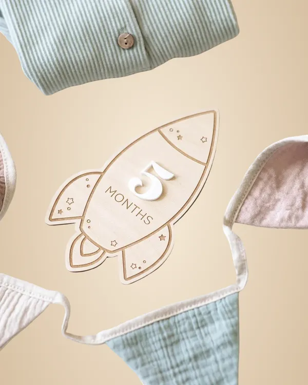 Beige_Wooden_Rocket_Ship_Interchangeable_Milestone_Cards_Baby