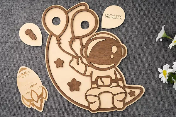 Beige_Baby_Monthly_Milestone_Astronaut_Pine_Mdf_Growth_Cards_Space_Themed_Photo_Props_Baby