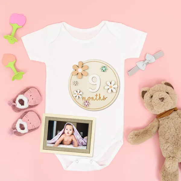 Beige_Wooden_Birch_Baby_Monthly_Milestone_Flower_Style_Baby_Keepsake_Newborn_Sign_With_Numbers_Baby_Milestone_Baby