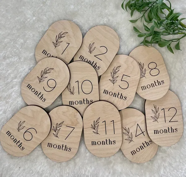 Beige_Pieces_Wooden_Oval_Milestone_Cards_Baby