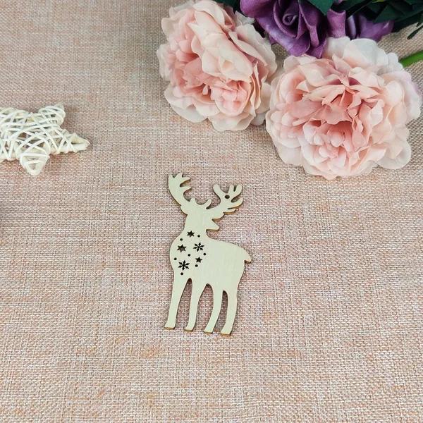 Beige_Deer_Wood_Diy_Crafts_Cutouts_Wooden_Reindeer_Shaped_Hanging_Sign_Ornaments_Diy_And_Craft