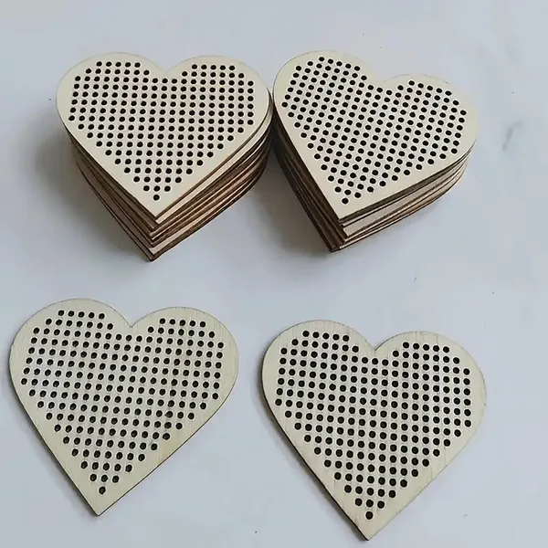 Beige_Heart_Shaped_Wooden_Cross_Stitch_Pendant_Diy_And_Craft