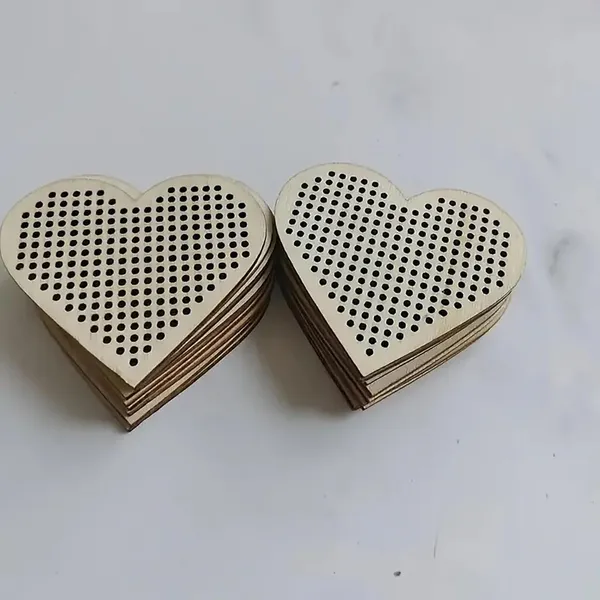 Beige_Heart_Shaped_Wooden_Cross_Stitch_Pendant_Diy_And_Craft