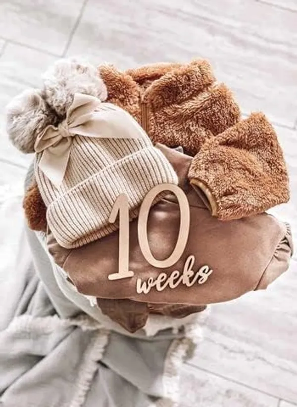 Beige_Wooden_Baby_Milestone_Props_Baby