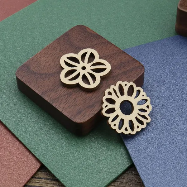 Beige_Wooden_Flower_Leaf_Shapes_Diy_Craft_Wooden_Slices_Decorative_Wood_Chips_Diy_And_Craft
