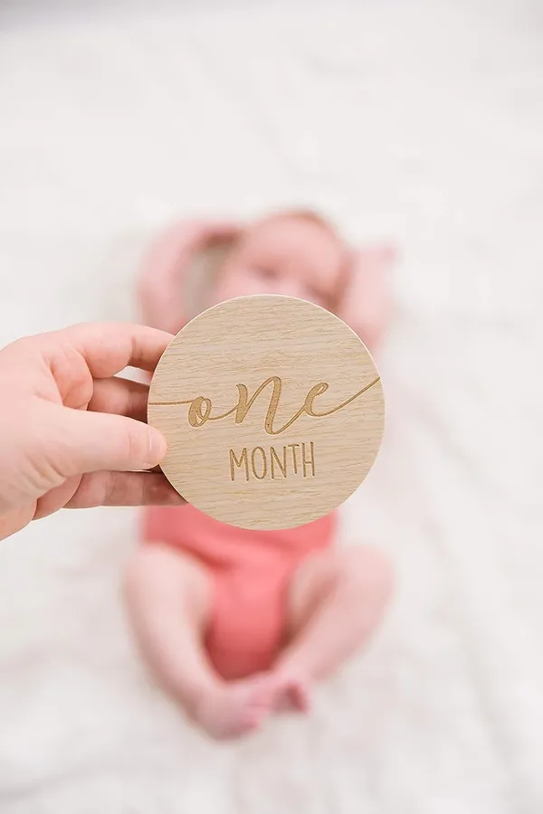 Beige_Wooden_Monthly_Milestone_Photo_Cards_Baby