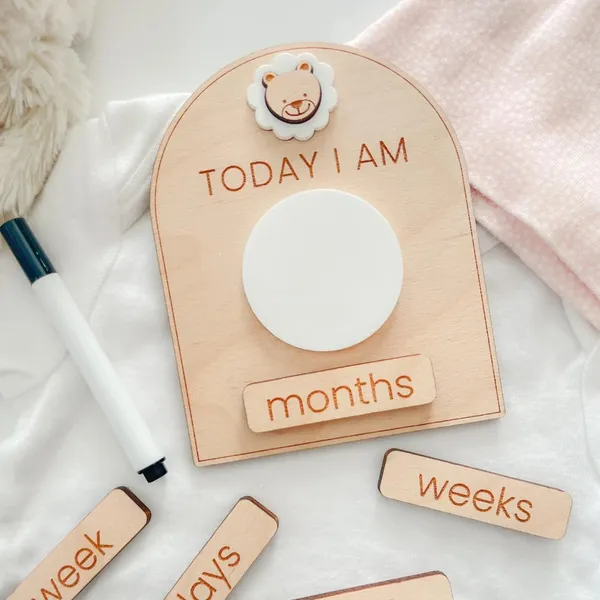 Beige_Wooden_Dry_Erase_Baby_Birth_Detail_Chart_And_Milestone_Cards_Baby