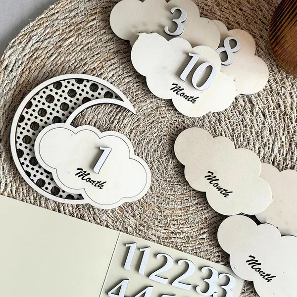 Beige_Wooden_Baby_Milestone_Cards_Baby_Milestone_Card_Boho_Rattan_Design_Moon_And_Cloud_Props_Baby