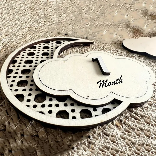 Beige_Wooden_Baby_Milestone_Cards_Baby_Milestone_Card_Boho_Rattan_Design_Moon_And_Cloud_Props_Baby