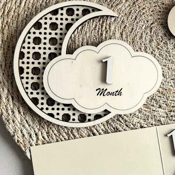 Beige_Wooden_Baby_Milestone_Cards_Baby_Milestone_Card_Boho_Rattan_Design_Moon_And_Cloud_Props_Baby