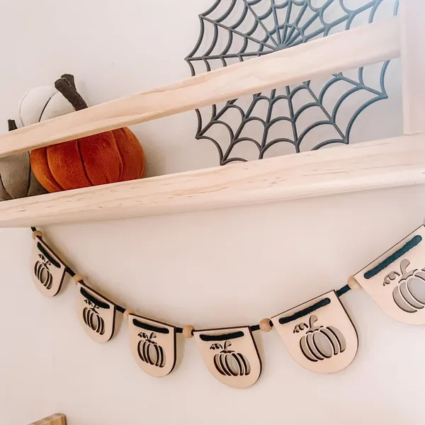 Beige_Halloween_Wooden_Pumpkin_Bunting_Kids
