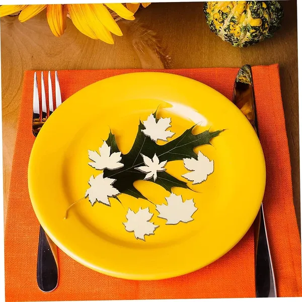 Beige_Wooden_Maple_Leaf_Slice_Wood_Pieces_Diy_And_Craft