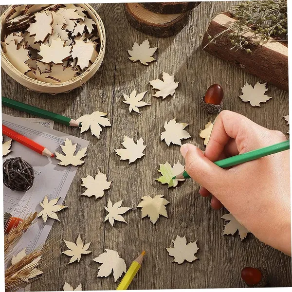 Beige_Wooden_Maple_Leaf_Slice_Wood_Pieces_Diy_And_Craft