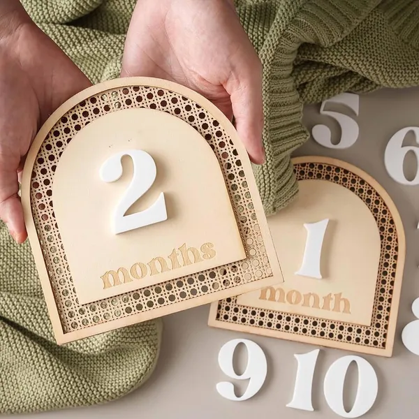 Beige_Wooden_Baby_Milestone_Discs_Custom_Engraved_Monthly_Baby_Growth_Markers_Newborn_Photo_Props_Baby_Shower_Gift_Personalized_Baby_Keepsake_Baby_Milestone_Cards_Wooden_Baby