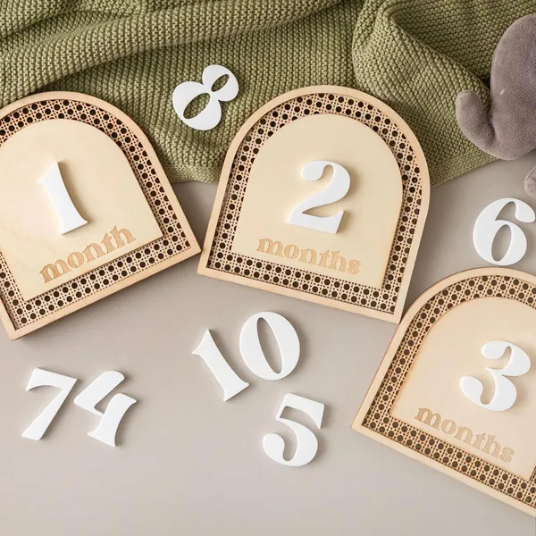 Beige_Wooden_Baby_Milestone_Discs_Custom_Engraved_Monthly_Baby_Growth_Markers_Newborn_Photo_Props_Baby_Shower_Gift_Personalized_Baby_Keepsake_Baby_Milestone_Cards_Wooden_Baby