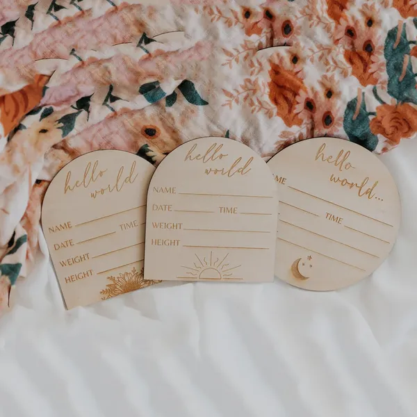 Beige_Baby_Birth_Announcement_Plaques_Engraved_Wooden_Hello_World_Baby_Discs_Baby