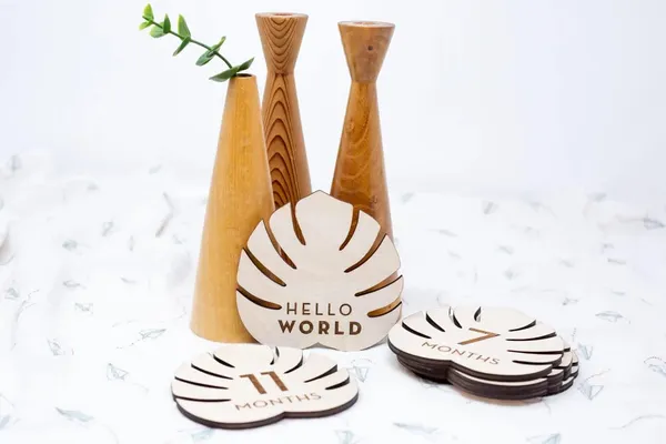 Beige_Wooden_Leaf_Monthly_Baby_Milestone_Baby