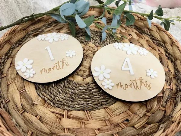 Beige_Wooden_Baby_Milestone_Cards_Baby
