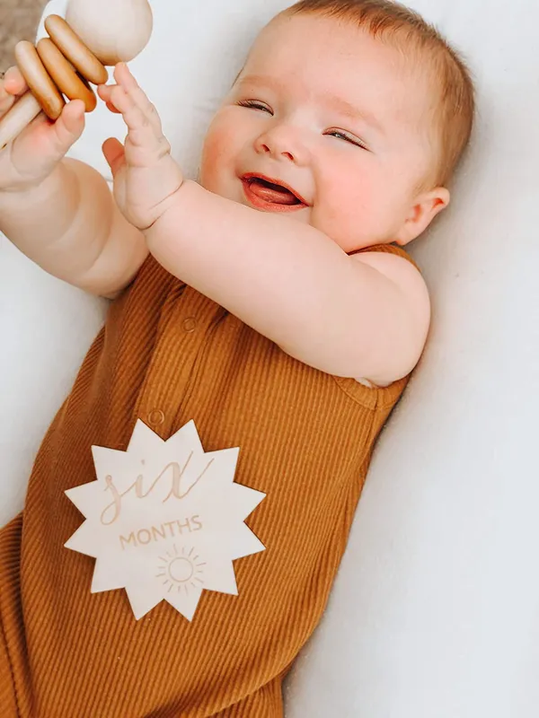 Beige_Wooden_Monthly_Milestone_Cards_Baby