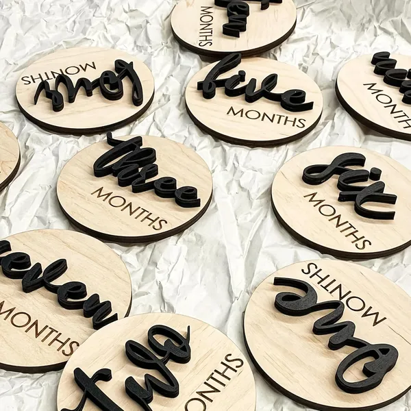 Beige_Wooden_Monthly_Milestone_Discs_Months_Engraved_Baby_Photo_Prop_Signs_Baby