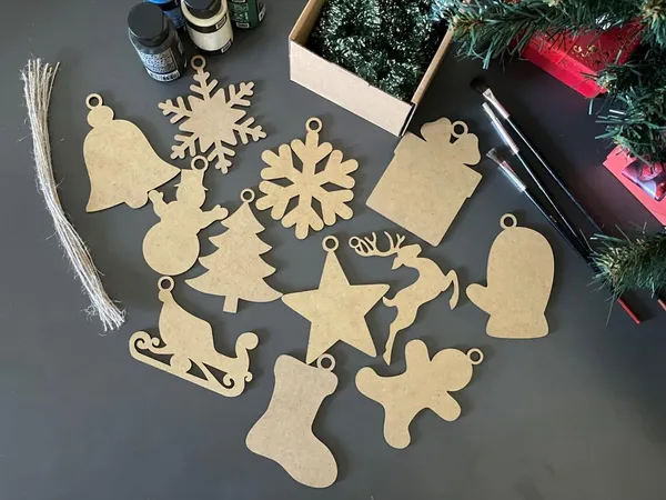 Beige_Unfinished_Wooden_Christmas_Ornaments_Kids