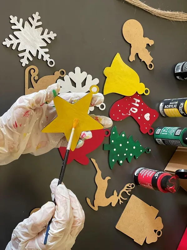 Beige_Unfinished_Wooden_Christmas_Ornaments_Kids
