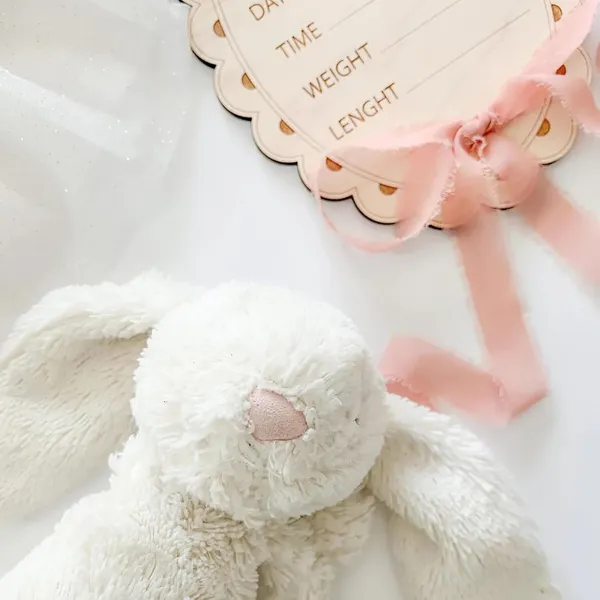 Beige_Wooden_Scallop_Baby_Birth_Stats_Sign_Baby