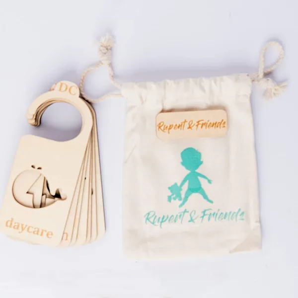 Beige_Wooden_Dividers_Baby_Card_Baby