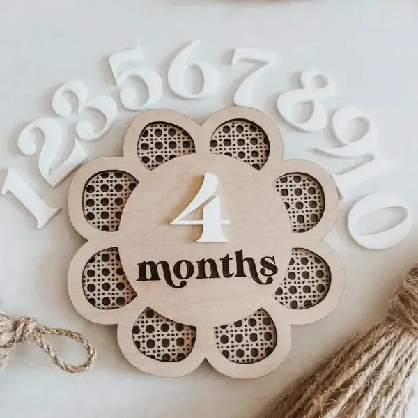 Beige_Interchangeable_Wooden_Monthly_Milestone_Sign_Baby