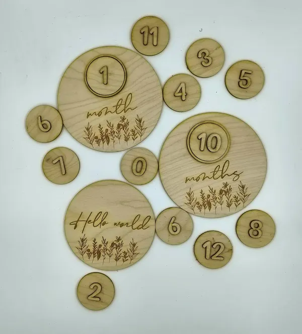 Beige_Wooden_Changeable_Baby_Monthly_Milestone_Cards_Baby