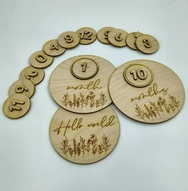 Beige_Wooden_Changeable_Baby_Monthly_Milestone_Cards_Baby