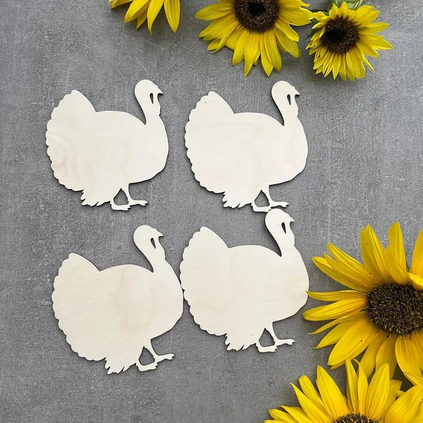 Beige_Wooden_Thanksgiving_Table_Decor_Pumpkin_Shape_Place_Cards_Diy_And_Craft