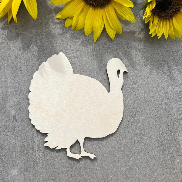 Beige_Wooden_Thanksgiving_Table_Decor_Pumpkin_Shape_Place_Cards_Diy_And_Craft