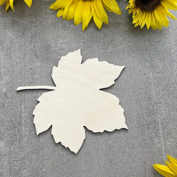 Beige_Wooden_Thanksgiving_Table_Decor_Pumpkin_Shape_Place_Cards_Diy_And_Craft