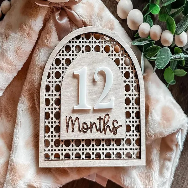 Beige_Boho_Wooden_Monthly_Milestone_Cards_Baby