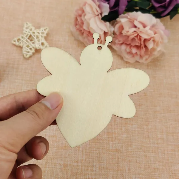 Beige_Wooden_Bee_Cutouts_Hanging_Ornaments_Kids