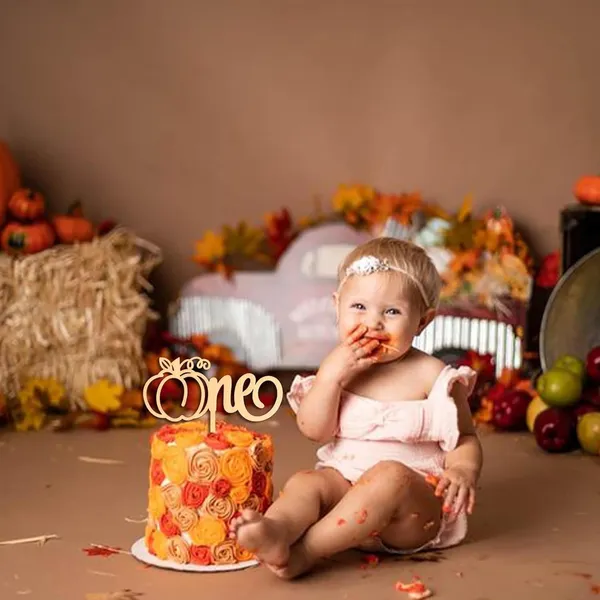 Beige_Little_Pumpkin_Wooden_Cake_Topper_General