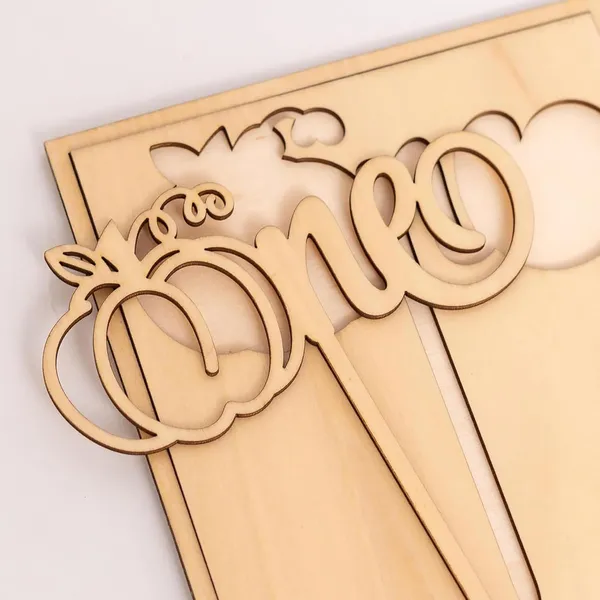 Beige_Little_Pumpkin_Wooden_Cake_Topper_General