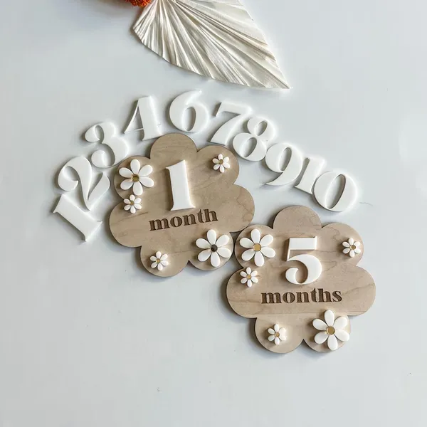 Beige_Wooden_Baby_Milestone_Cards_With_Daisy_Accents_Baby