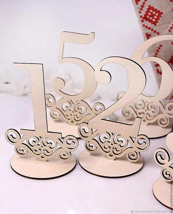 Beige_Wooden_Table_Numbers_General
