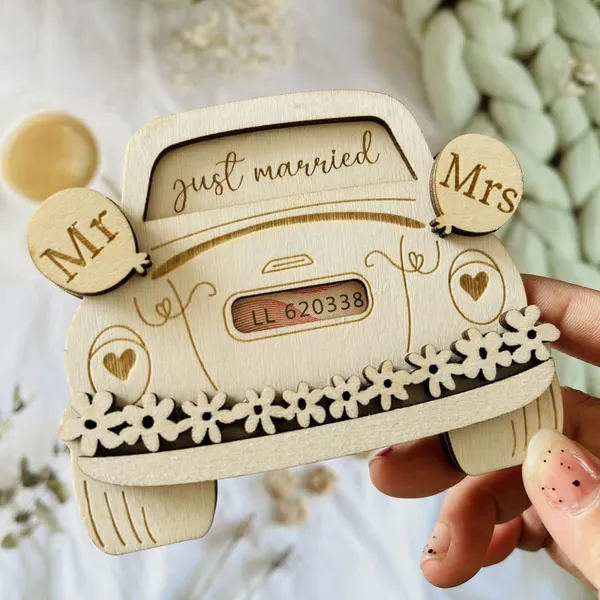 Beige_Handcrafted_Wooden_Money_Holder_Wedding