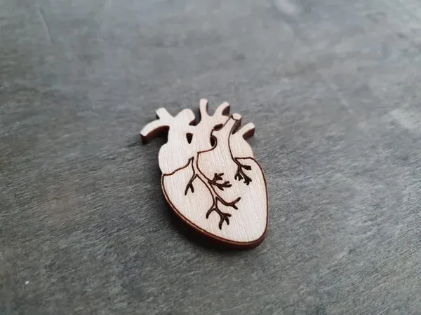 Beige_Wooden_Anatomical_Heart_Cut_Out