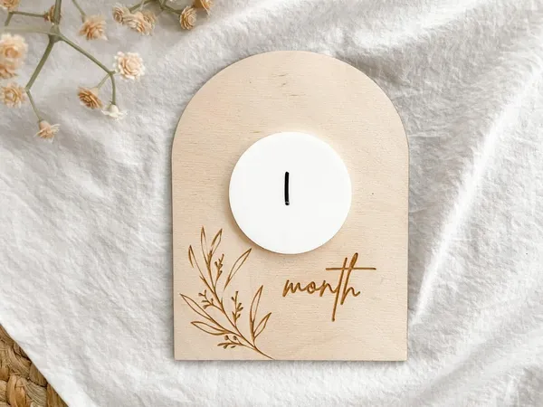 Beige_Baby_Monthly_Milestone_Markers_Baby