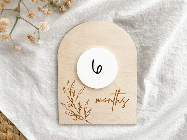 Beige_Baby_Monthly_Milestone_Markers_Baby
